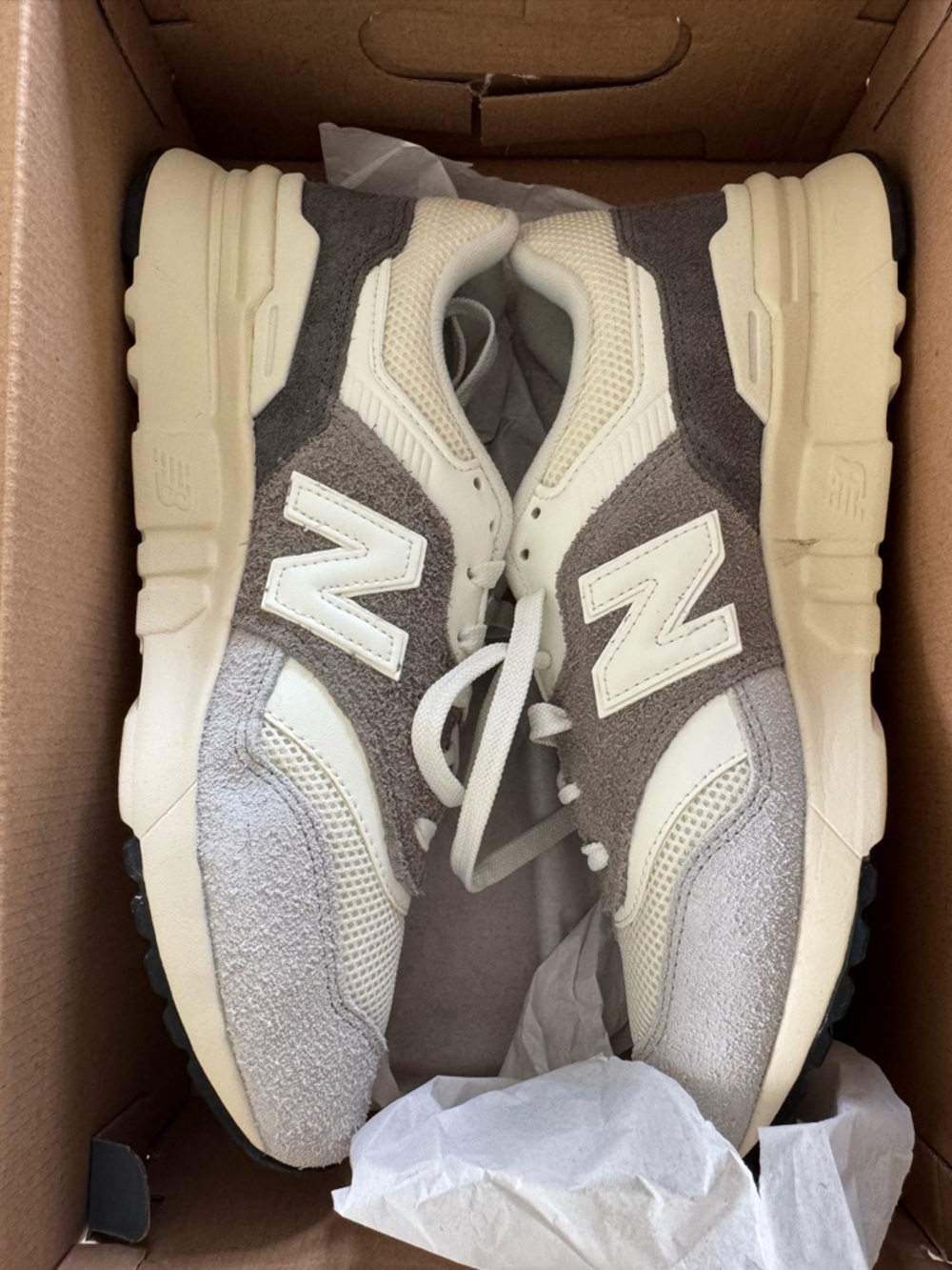 New Balance Gray & Black 997H Shoe Box Label